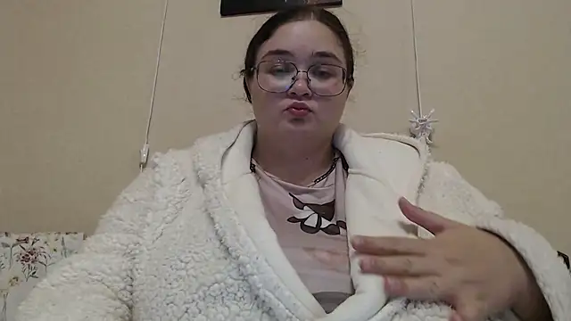 Snapshot of _mika_in_passion chatting on September 2025 07:30:01 PM mika in passion online show from September 2025 07:30:01 PM