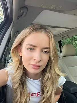 Snapshot of EvieEvans chatting on July 2026 02:54:01 PM EvieEvans online show from July 2026 02:54:01 PM
