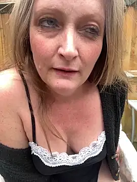 HoneyBluex online show from March 2026 10:09:01 AM