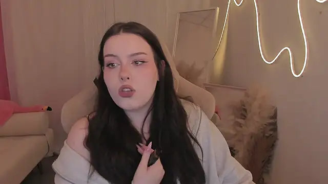 CoralineKeyns online show from March 2026 06:47:01 AM