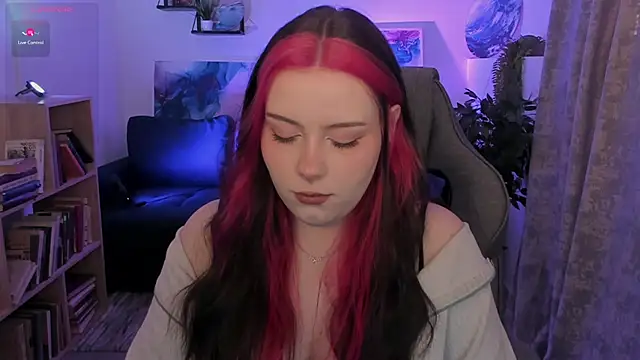 CoralineKeyns online show from March 2026 05:02:01 AM