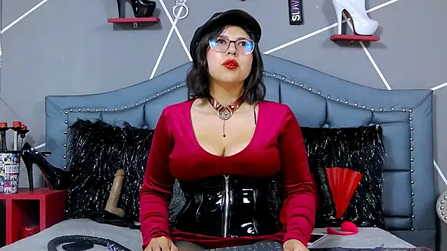 Snapshot of Evangeline chatting on February 2025 11:01:01 PM Evangeline online show from February 2025 11:01:01 PM