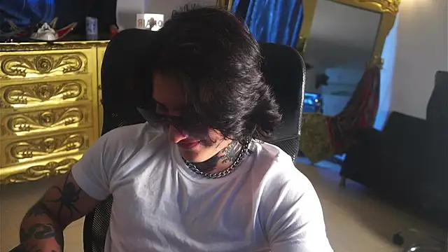 dantecoppolaa  online show from February 2025 03:39:01 PM