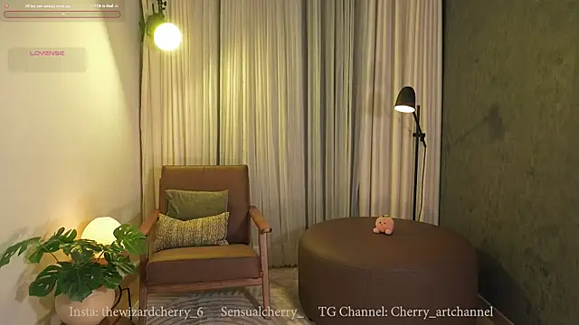 Snapshot of Miss_beee chatting on July 2026 03:58:01 PM Miss beee online show from July 2026 03:58:01 PM