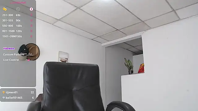 Snapshot of Aaronblack1_ chatting on September 2025 01:11:02 PM Aaronblack1 online show from September 2025 01:11:02 PM