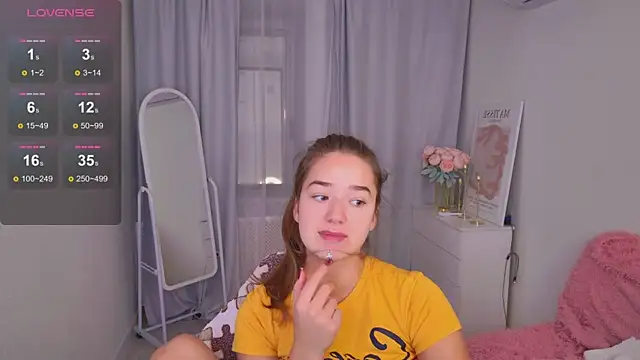 Snapshot of LovelyJessie chatting on December 2025 01:53:01 PM LovelyJessie online show from December 2025 01:53:01 PM