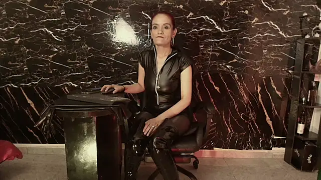 Snapshot of Julieta_Wall_ chatting on September 2025 10:31:01 PM Julieta Wall  online show from September 2025 10:31:01 PM