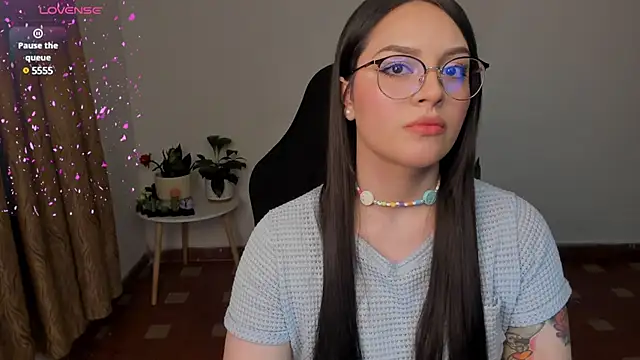 Snapshot of anaveleeez chatting on January 2025 05:26:02 AM anaveleeez online show from January 2025 05:26:02 AM