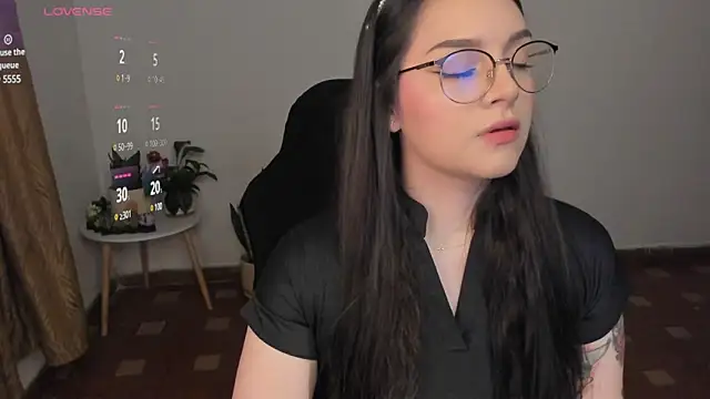 Snapshot of anaveleeez chatting on March 2025 02:41:02 AM anaveleeez online show from March 2025 02:41:02 AM