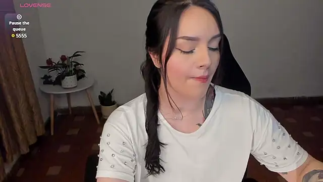 Snapshot of anaveleeez chatting on March 2025 12:51:01 AM anaveleeez online show from March 2025 12:51:01 AM