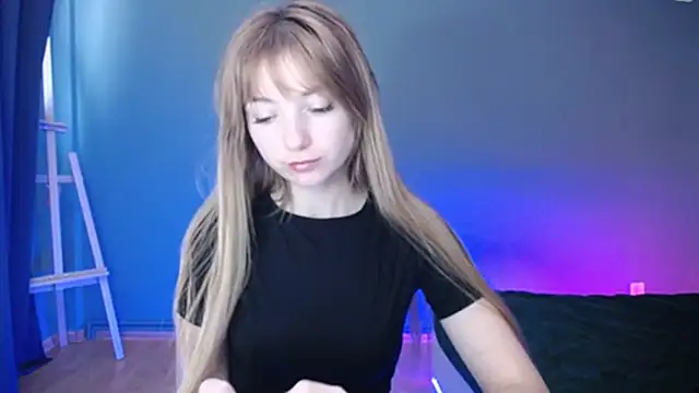 LuciaYoung online show from February 2025 01:20:01 PM