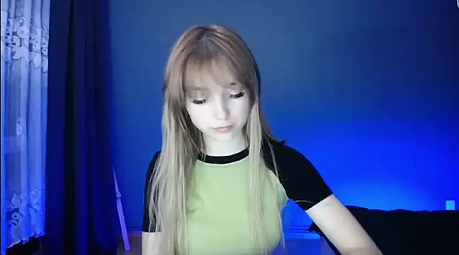 LuciaYoung online show from February 2025 07:27:02 PM