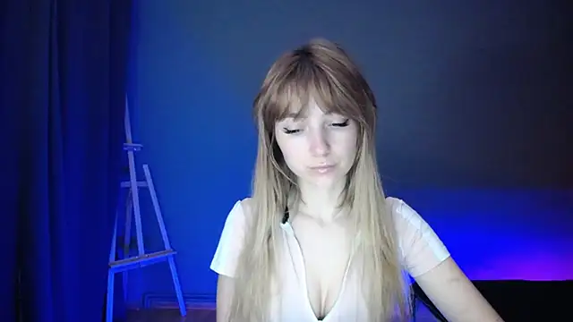 LuciaYoung online show from March 2025 07:15:02 PM