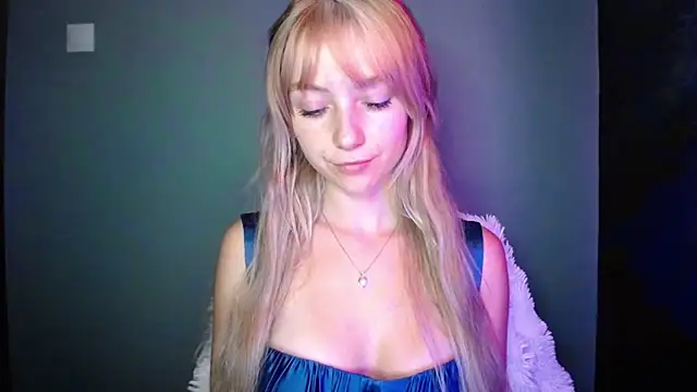 LuciaYoung online show from September 2025 06:31:01 PM