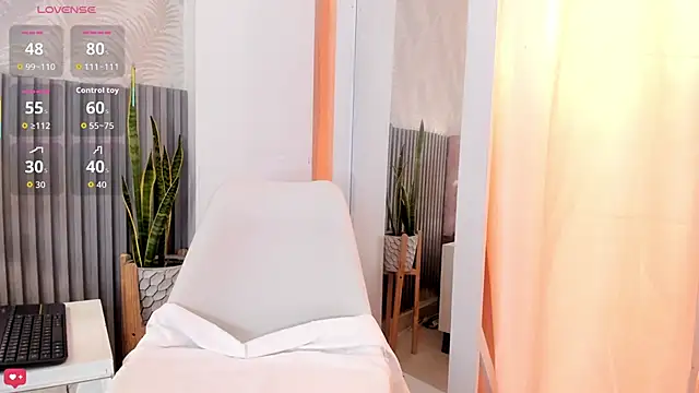 Snapshot of Sally_Azmani_ chatting on December 2025 02:03:01 PM Sally Azmani online show from December 2025 02:03:01 PM