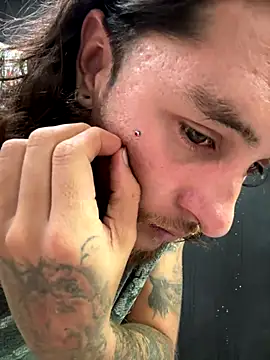 raymon616 online show from December 2025 09:41:02 PM