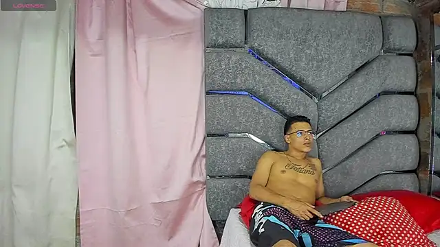 Latinos couples online show from February 2025 04:34:01 AM