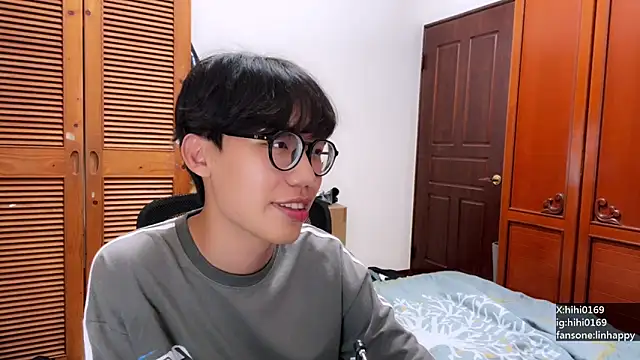 Snapshot of hihi0169 chatting on November 2025 01:36:01 PM hihi0169 online show from November 2025 01:36:01 PM