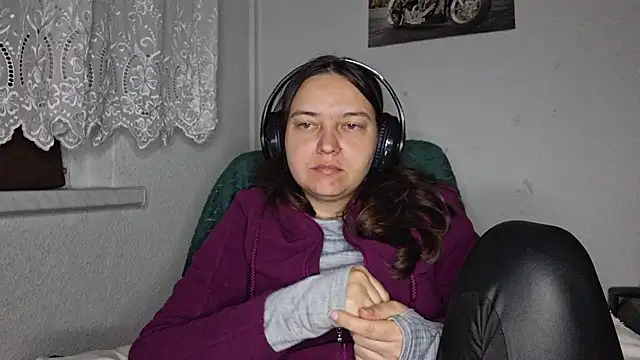 Cyndee Winter online show from April 2026 07:59:01 PM