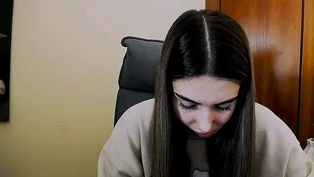 Lili magic online show from March 2025 01:30:01 PM