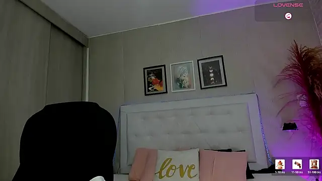 emma  smith1 online show from February 2026 11:59:01 AM