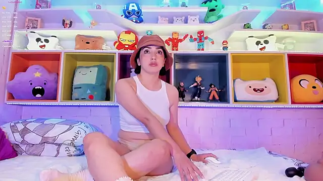 LIAH IZUMI online show from January 2025 12:01:01 PM