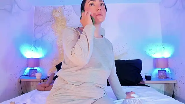 LIAH IZUMI online show from April 2026 08:21:01 PM