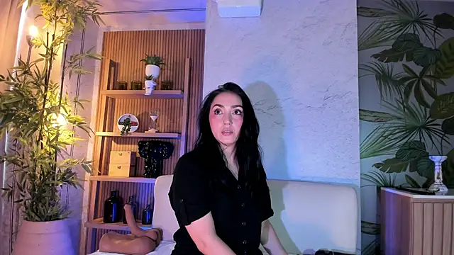 LIAH IZUMI online show from July 2026 12:37:01 PM