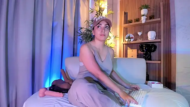 LIAH IZUMI online show from August 2026 12:36:02 PM
