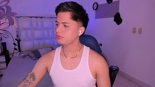 Snapshot of Niicky1_ chatting on December 2024 08:36:02 PM Niicky1  online show from December 2024 08:36:02 PM