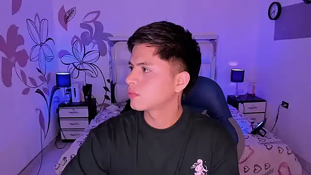 Snapshot of Niicky1_ chatting on December 2024 09:13:02 PM Niicky1  online show from December 2024 09:13:02 PM