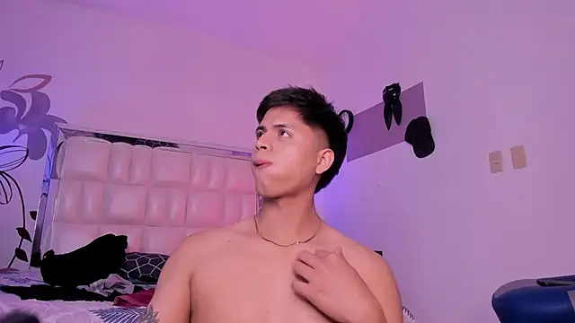 Snapshot of Niicky1_ chatting on January 2025 12:12:02 AM Niicky1  online show from January 2025 12:12:02 AM