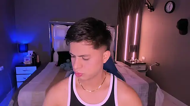 Snapshot of Niicky1_ chatting on March 2025 09:43:01 PM Niicky1  online show from March 2025 09:43:01 PM