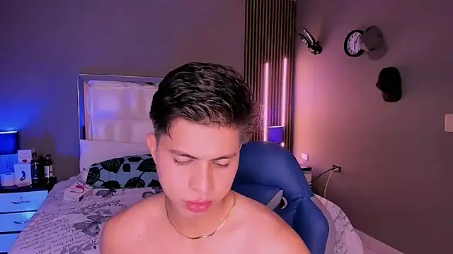 Snapshot of Niicky1_ chatting on March 2025 09:45:01 PM Niicky1  online show from March 2025 09:45:01 PM