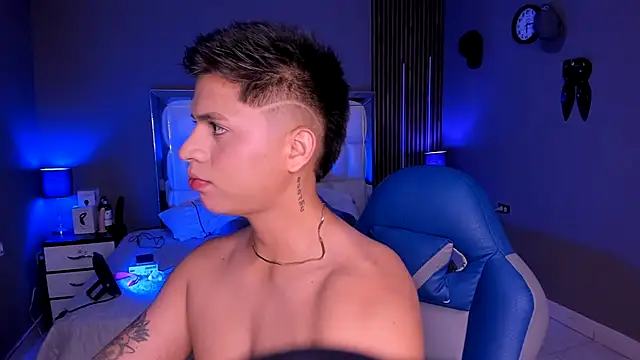 Snapshot of Niicky1_ chatting on September 2025 03:32:01 AM Niicky1  online show from September 2025 03:32:01 AM