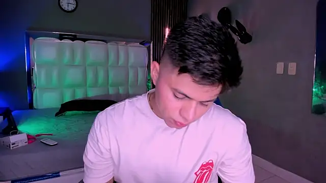 Snapshot of Niicky1_ chatting on November 2025 02:33:01 PM Niicky1 online show from November 2025 02:33:01 PM