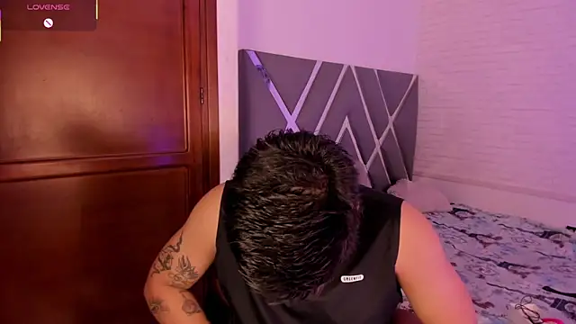 Niicky1  online show from February 2026 03:21:02 PM