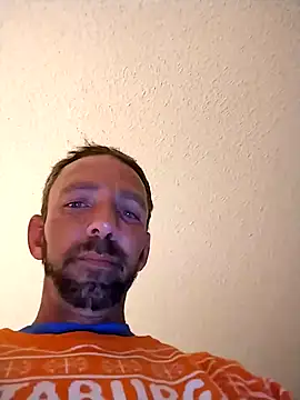 Treemandude online show from November 2025 03:43:02 AM