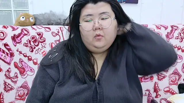 Snapshot of Nadine_asian chatting on January 2026 04:06:02 AM Nadine asian online show from January 2026 04:06:02 AM