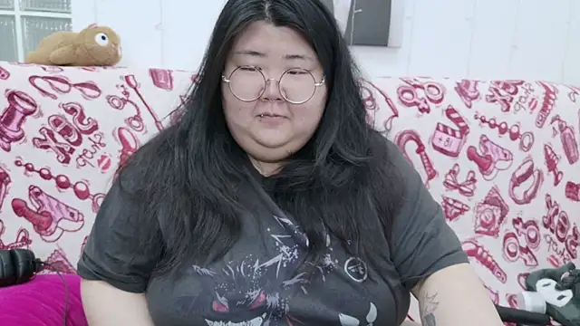 Snapshot of Nadine_asian chatting on February 2026 06:21:02 AM Nadine asian online show from February 2026 06:21:02 AM