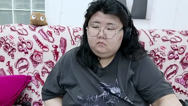 Snapshot of Nadine_asian chatting on February 2026 01:50:02 AM Nadine asian online show from February 2026 01:50:02 AM