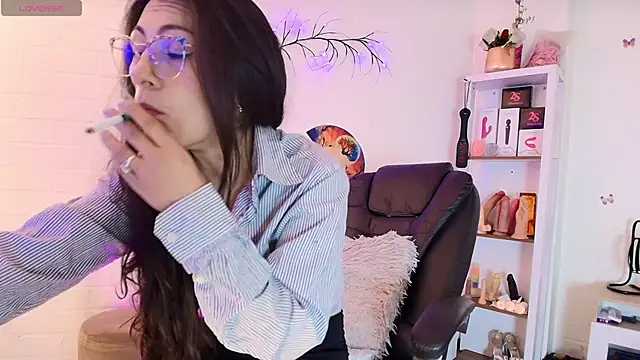 Rapunzeell  online show from September 2025 01:37:01 PM