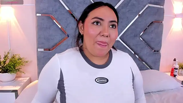 LucciaPorter online show from December 2025 09:31:02 PM