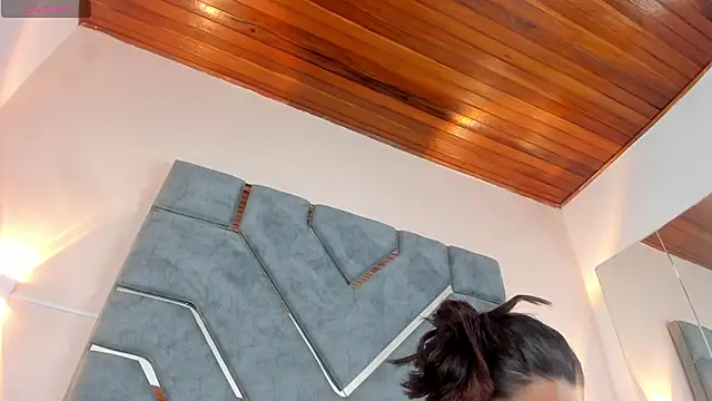 LucciaPorter online show from January 2026 09:18:01 PM