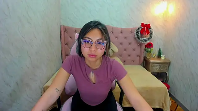 XSmaggiiee online show from December 2024 04:11:01 AM