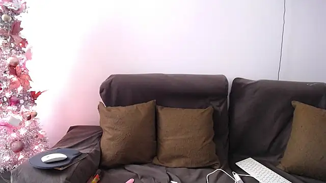 Snapshot of sara_winehouse1 chatting on December 2024 12:46:02 PM sara winehouse1 online show from December 2024 12:46:02 PM