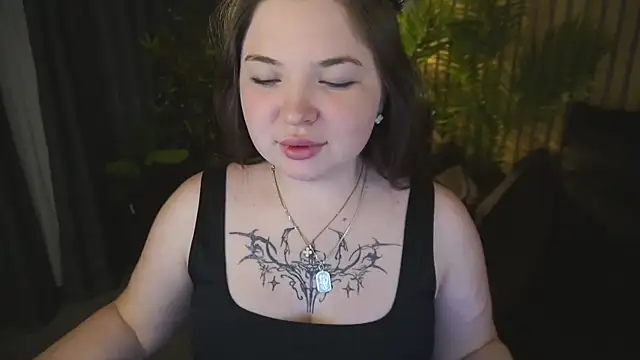 RosieMoons online show from November 2025 08:19:02 PM