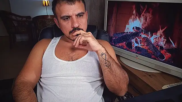 Snapshot of officeman7 chatting on December 2024 08:39:01 PM officeman7 online show from December 2024 08:39:01 PM