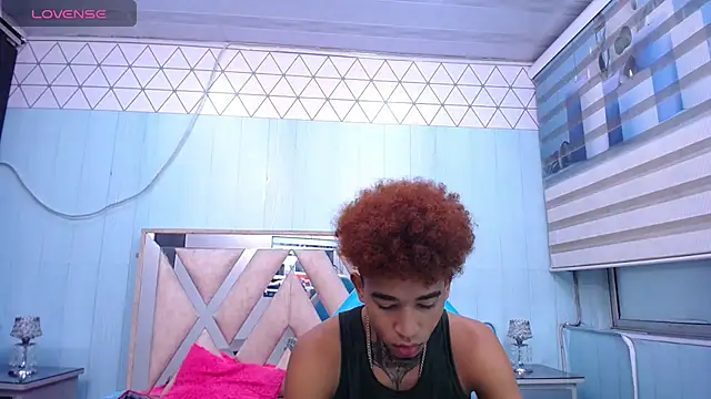 Snapshot of sexy_blacks_ chatting on March 2025 11:38:02 AM sexy blacks online show from March 2025 11:38:02 AM