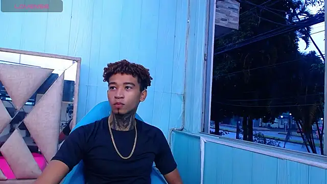 Snapshot of sexy_blacks_ chatting on March 2025 11:27:02 AM sexy blacks online show from March 2025 11:27:02 AM